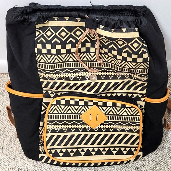 Backpack - Picture 2 of 6